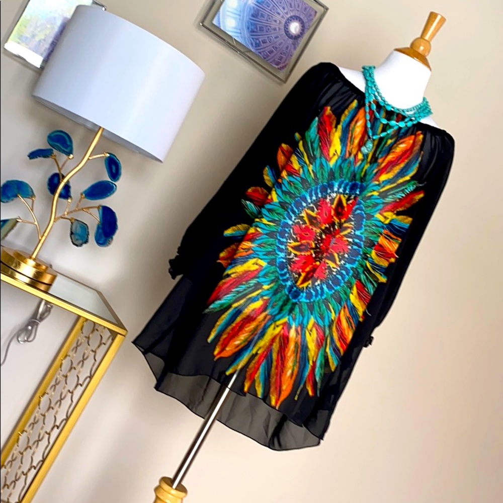 Off shoulder sheer blouse with front print.